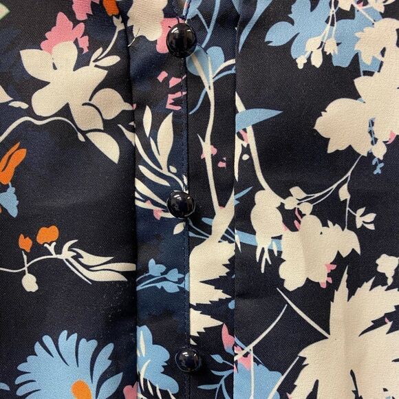 BLUE floral‎ stretch flutter sleeve button front blouse - Picture 3 of 6